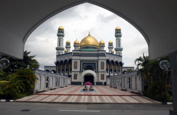 <p><b>Jame Asr Hassanil Bolkiah Camisi</b></p>  Bandar Seri Begawan, Brunei
