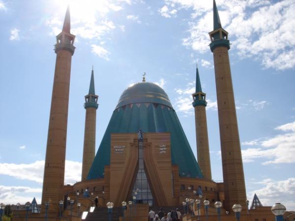 <p><b>Mashkhur Jusup Merkez Cami</b></p>  Pavlodar, Kazakistan