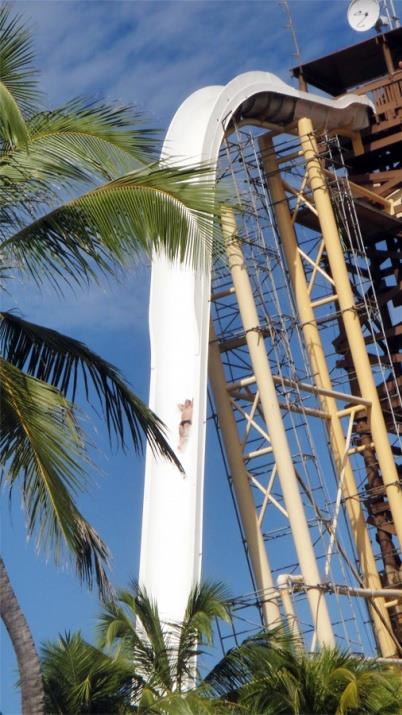 Bu zellikleri sayesinde Insano, gezegendeki benzeri ekipmanlar arasnda en u rnek olarak kabul ediliyor. Bu heyecan dolu iniin son ksmnda ise yzme havuzunda son bulan dinlendirici bir yol sizi bekliyor.