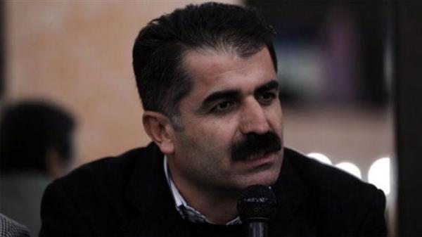 CHP'li milletvekili Hseyin Aygn de sre boyunca att tweetlerle dikkatleri zerine ekti. Aygn, eylemler srasnda ehit olan polis Mustafa Sar'nn lm ardndan len Abdullah Cmert iin 'Abdullah rahat uyu kardeim. Bugn intikamn alnd' tweetini att. Aygn, daha sonra 'Faist Diktatrn polisinin plastik mermileri gstericiyi bu hale getirdi' yazsyla bir fotoraf paylat. Ancak fotorafn Msr'da ekildii anlald.