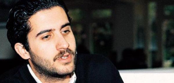 'Mesele'yi herkes anlad - Gezi Pakr eylemlerin en n saflarnda yer alan ve yer yer aklamalar yapan oyuncu Mehmet Ali Alabora, muhalif dncesini yllardr dile getiren bir kiiyken att 'Mesele sadece Gezi Park deil arkada, sen hala anlamadn m? Hadi gel. #direngezipark' tweetiyle bir anda eylemlerin simge ismi haline geldi. Alabora'nn bu tweeti birok tartmay da beraberinde getirdi.