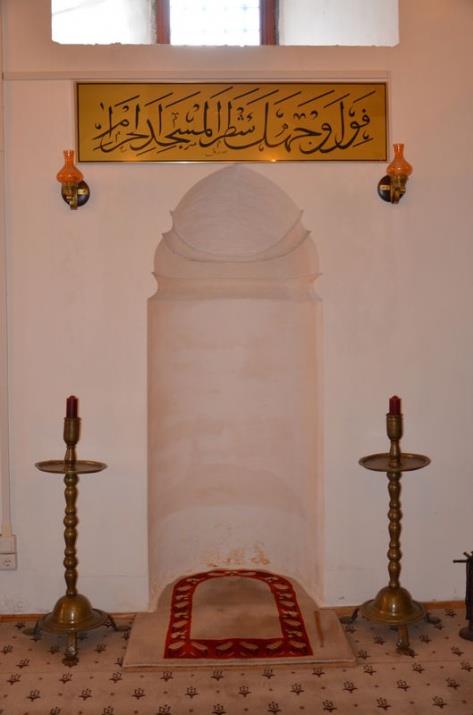 Cami imam hatibi Mahmut Bayraktutar, AA muhabirine yapt aklamada, cami olarak kullanlan yapnn 1800'l yllarda iledeki gm madeninde alan Ortodoks Hristiyan Rumlarn istei zerine yaptrldn syledi.