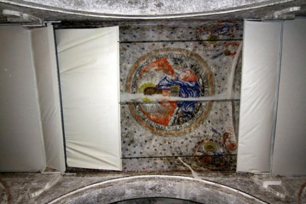 Eski Cami Mahallesi muhtar Mustafa Sarkap da kilisenin, gm madenini karmak iin Kayseri'den gelen Rumlarn istei zerine 1800'l yllarda yaptrldn ifade etti.