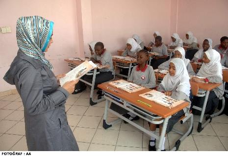 Glen cemaati neredeyse her ktaya yaylm. Ancak Antarktika ve Gney Amerikada ok etkin deil. Afrikada da az sayda okul var fakat stratejik lkelerde okullar mevcut.