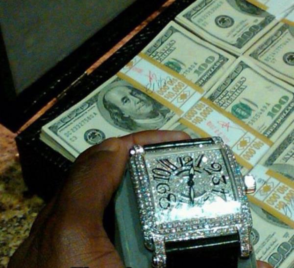 te boksr Floyd Mayweather'n o paylamlar...