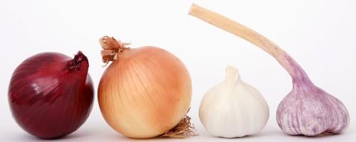 Soan, sarmsak kesmeden nce parmaklarnza limon suyu srerseniz, istemediiniz kokulardan kurtulmu olursunuz.