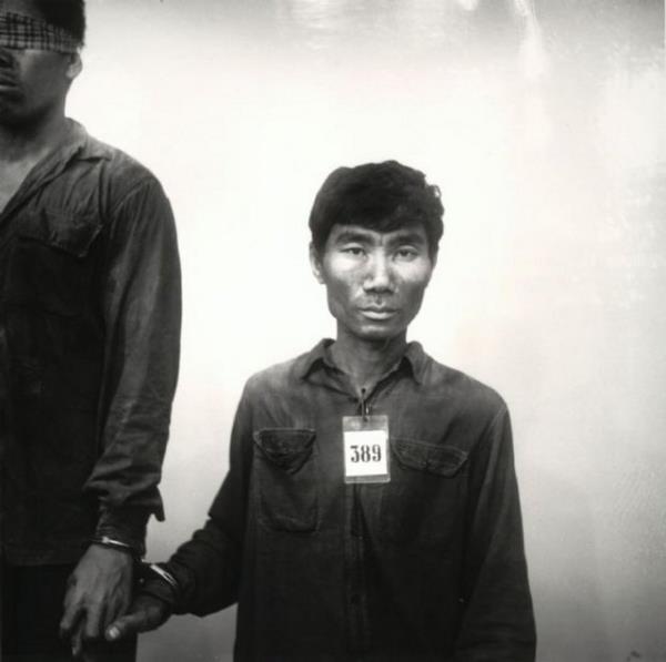 2 milyon kiinin ldrld Kamboya soykrmndan bir fotoraf!