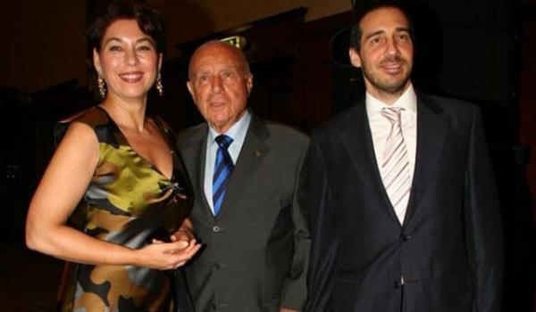 <p><b>Alarko Holding'in kurucularndan shak Alaton'un ocuklar </b></p>    *Leyla Alaton (Ayrca Efe Eros ve Alp Atlas adnda 2 ocuu bulunmaktadr)     <p>*Vedat Alaton (lk evliliinden bir kz bulunmaktadr)</p>