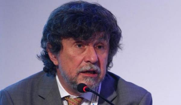 <p><b>Eczacba Holding Ynetim Kurulu Bakan Yardmcs Faruk Eczacba'nn ocuklar:</b></p>    *Murat Eczacba  <p>*Sinan Eczacba</p>