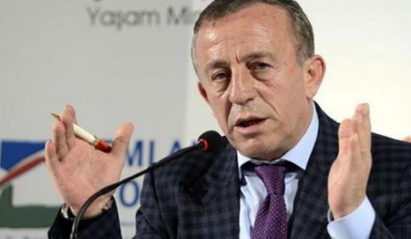 <p><b>Aaolu irketler Grubu Ynetim Kurulu Bakan Ali Aaolu'nun ocuklar: </b></p>    *Ali Ege Aaolu   <p>*Sena Aaolu </p>  *Alican Aaolu