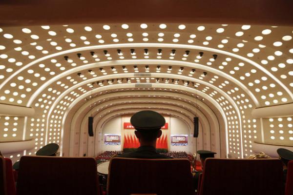 Askeri bando yeleri, angyay'da, in Halk Siyasi Danma Konferans toplantsnda. ALY SONG/REUTERS