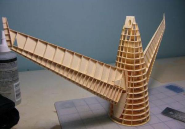 Beenmedii zaman sil batan iine devam eden gen renci, maketlerle uramay sevdiini sylyor.