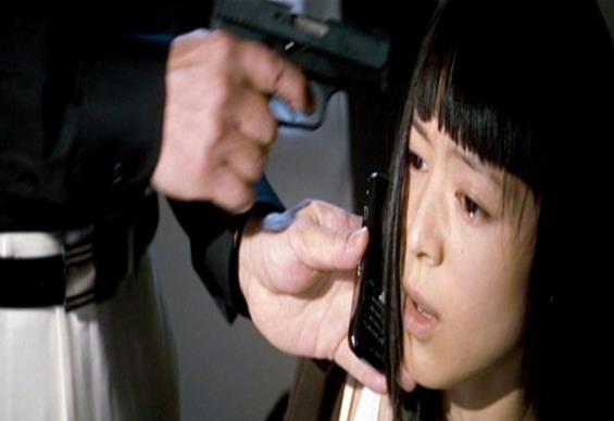 <p><b>Facebook : nternet Pazarlamacl Analisti</b></p>    Bir Rus mafyas sizi karr. Altpatlar silahna ardk olarak iki mermi yerletirir. Size verir ve banza koyup skarsnz ama hayatta kalrsnz. Sonra mermilii dndrr ve verir. Her bir seenekte hayatta kalma ihtimalinizi nasl hesaplarsnz?