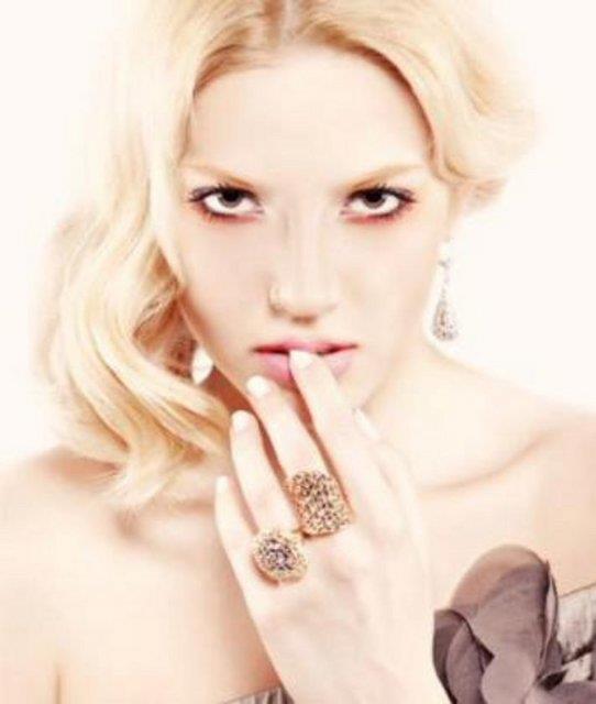 Dizide "Heves" karakterini canlandran Dilara ztun'un ise blm ba 3 bin TL