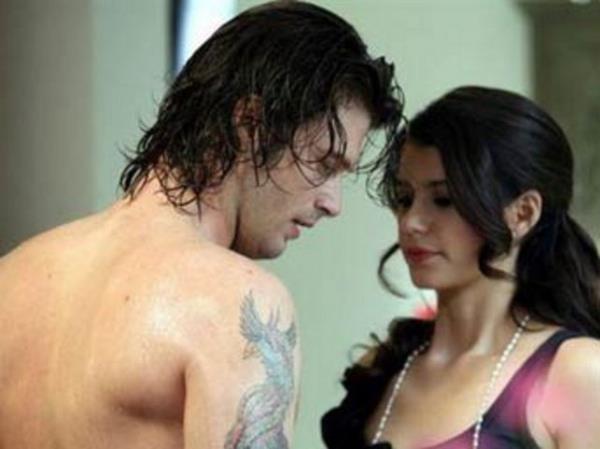 Cem Ylmaz, Beren Saat ve Pnar Altu gibi isimler, reklamlarda oynayarak adeta para basyor nl isimler rol aldklar projelerin yan sra oynadklar reklam filmleriyle de dikkat ekiyorlar. Popler markalar rnlerinin tantm iin yldzlar seerken, kesenin azn da ayor. Reklam bana 100 bin lira alan oyuncular kadar, yllk milyon dolarlara imza atanlar da var...<p><b> te, nller leminin reklam zenginleri:</b></p>