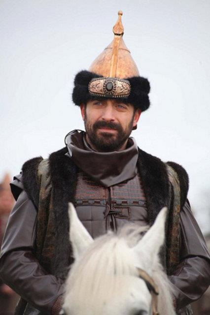 Kanuni Sultan Sleyman' canlandran Halit Ergen ise blm bana 45 bin TL kazanyor.