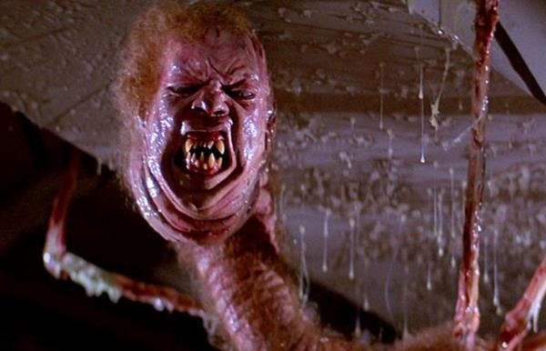 <p><b>5. The Thing </b></p>  82 yapm John Carpenter klasii olan The Thing (ey), filminin ana karakteri buzda donduktan sonra canlandrlan, ekil deitirebilen uzayl bir yaratktr.