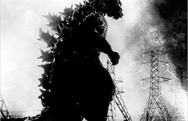 <p><b>9. Godzilla </b></p>  Japonlarn nkleer saldr etkilerini hafif de olsa grdmz Godzilla efsanesi, ilk iki filmde insanlara saldrmtr.