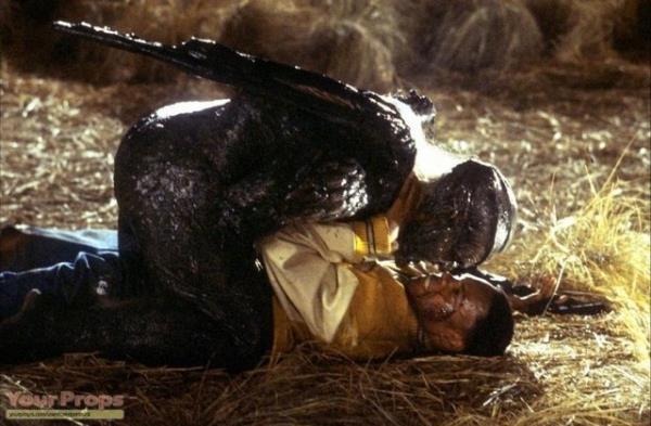 Kanatlar olan ve kurbanlarn eski bir kilisenin gizli blmesine atan Creeper'n ana beslenmesinin 22. gnnde ana 2 karde taklmtr.