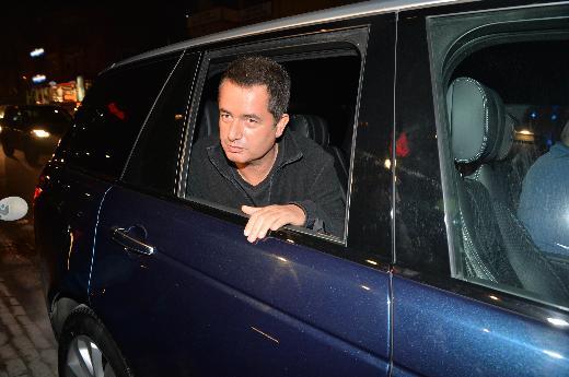 <p><b>YILIN ERKEK GRMCS ACUN ILICALI</b></p>    yi bir televizyon izleyicisi olmanza gerek yok, televizyonunuzu seyrek aralklarla ayorsanz dahi Acun Ilcal'y tanmamanz imkansz. Ilcal, dokuz ylda muhabirlikten kanal sahibi olan, benzeri Trkiye medya dnyasnda olmayan bir baar yksne sahip.    <p>Geen ylki admlar ona Yln  nsanlar Yarmas'nda Yln Erkek Giriimcisi dln getirdi.</p>