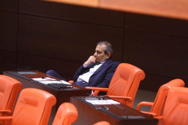 AK Parti Tokat Milletvekili Zeyid Aslan'a 30 Nisan 2013'te "kaba ve yaralayc szler sarf ettii" gerekesiyle knama,