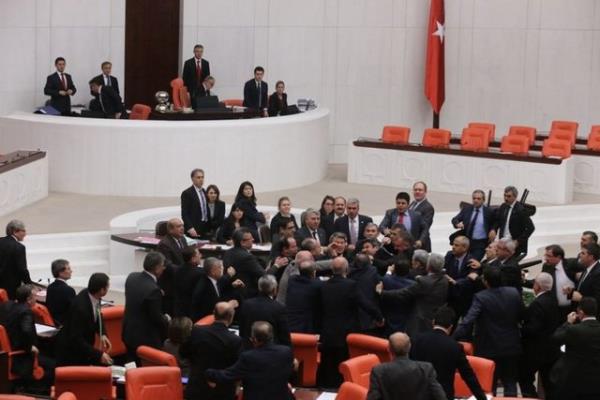 milletvekili Nihat Sargnalp 17 Temmuz 1959'ta 12 birleim, 27 Nisan 1960'ta 3 birleim,