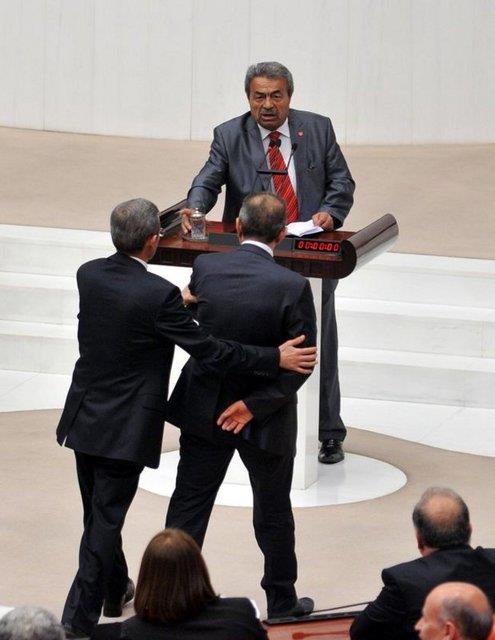 Gen, TBMM Bakanvekili olarak da 6 kez milletvekillerine disiplin cezas verdi.