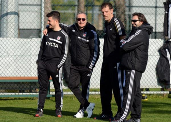 Fikret Orman, nder zen ve Bilic aylardr stoper arayp Dany'de karar klyorlar. Bu vizyonsuz lnn lideri derhal istifa etmeli