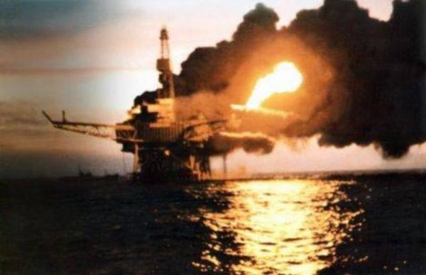 1989'daki Exxon Valdez petrol kazas, Challenger mekiinin dmesi ve ernobil faciasnn uykusuzluktan kaynaklanan hatalar sonucu olutuuna inanlyor.