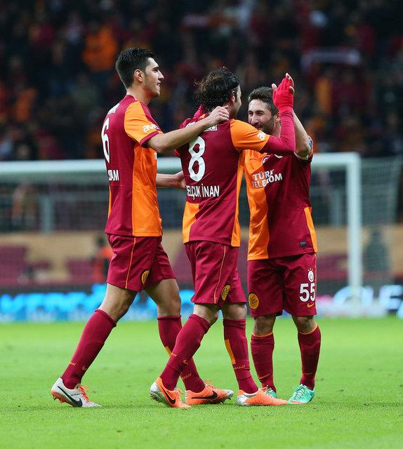 - Galatasaray 6-0 Bursaspor . Bugn gnlerden fenerlilerin 'kupa yine mi elden gidiyor' dedii gndr.