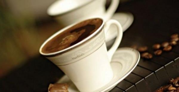 Aratrmaya gre gnde 4 bardak ya da st kahve ienlerin, hi imeyenlere oranla Tip 2 diyabet geliim oranlarnn yzde 50 daha dk olduu gzlemleniyor.