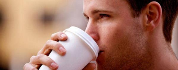 <b>4- Kahve daha mutlu hissetmenizi salayabilir</b>