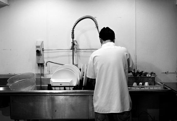 Kimse doutan CEO olarak domuyor. Hatta kk yata en alt seviyede alp azimle ykselerek CEO olanlar da olduka fazla. te aralarnda istiridye kabuu soyucusundan, bulakya kadar alp gnmzn en byk irketlerinin banda olanlar...