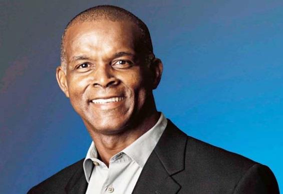 <p><b>Clarence Otis Jr - Darden Restaurants CEO'su </b></p>  Standford'dan hukuk blmnden mezun olmadan o da bir restaurantta ii olarak alyordu.