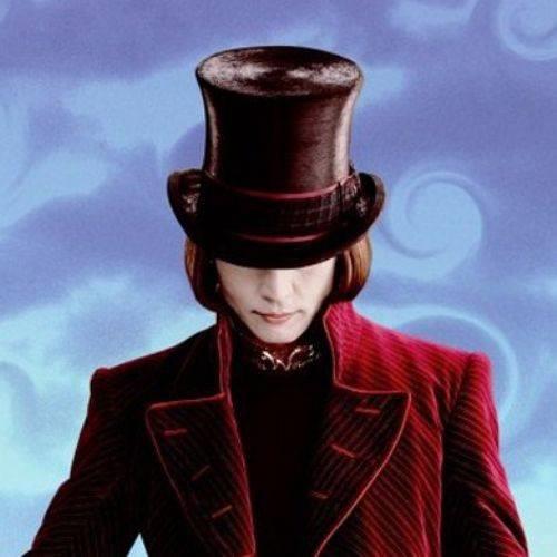 Bugn trne pek rastlanmayan silindir apka ilk kez 15 Ocak 1797'de John Etherington'n cameknnda belirdi. Dkknn nnde yle bir kalabalk topland ki, Etherington kamu dzenini bozmaktan tutukland.