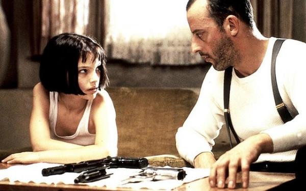 <p><b>Leon</b></p>   Mathilda: Hayat hep byle zor mudur, yoksa sadece ocuk olduunda m byle gelir?   <p>Leon: Hep byledir</p>