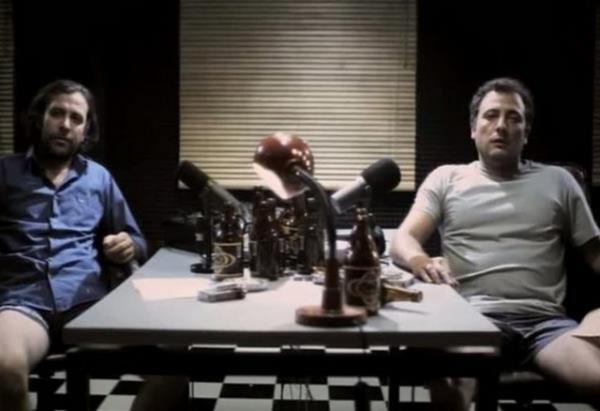 <p><b>Kaybedenler Kulb</b></p>   + Ne dedi Orhan Veli?   <p>- Ne dedi? </p>  + Ne bileyim bununla ilgili bir eyler de demitir.