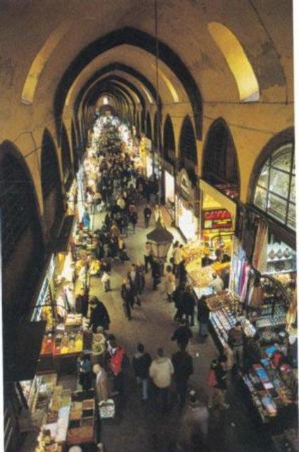 Msr arsnda baharatlar dolamak