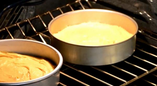 <p><b>6. Pasta piir!</b></p>  Mutfaa girmek gen yalarda herkese biraz eziyet gelir ama o kekler, brekler, pastalar sihirle olmuyor. Anne-babann, kardeinin, sevgilinin yzndeki aknl grmekse paha biilmez!