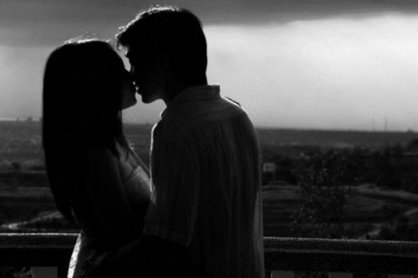 <p><b>36. Hayat arkadan se</b></p>  Evlenmek zorunda deilsin, bu kedin de olabilir, kardein de, ev arkadan da... Ama birinin evde seni beklemesi gzel ey.