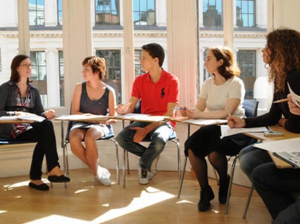 <p><b>30. Baka bir dili kefet</b></p>  Korece, Fince, Rusa... Bir dili flrt edecek kadar ren ve evrendekileri art!