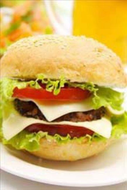 15. HAMBURGER: En zararl ya tr olan trans yalarn kullanm nedeniyle kalp hastalklar meydana geliyor.