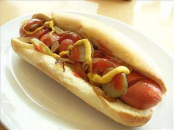 2. SOSS: Akademi, 10 yandan kk ocuklardaki boulma olaylarnn yzde 17'sinin sosisten kaynaklandn, sosisli sandviin uyaryla satlmas gerektiini sylyor.