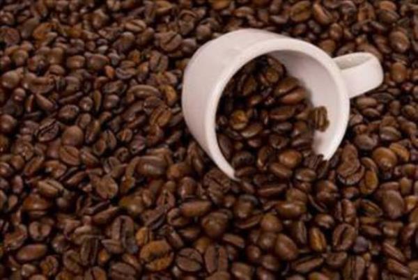 12. KAHVE: ecei elde edilen bu bitki, kalp krizine yol amasnn yan sra, uyuma zorluu ve dilerde sararmaya yol ayor.