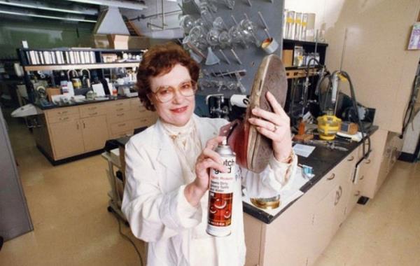 Patsy Sherman: Bu ablam daha sonradan Scotchgard? diye marka olan leke kovucu sprey boyay icat etmi.