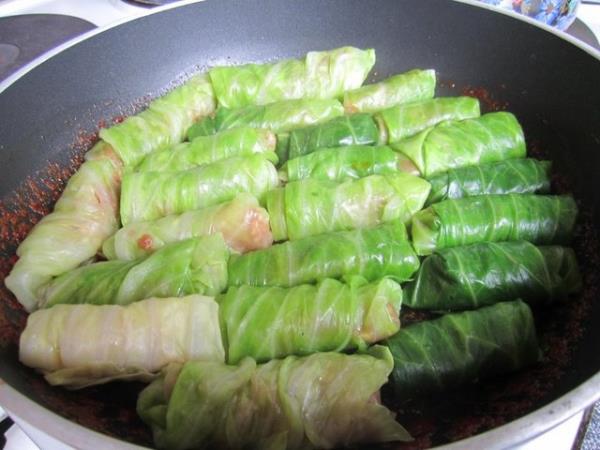 "Pazarlama tuzaklarna sakn aldanmayn, siz siz olun her eyin doaln tketin. Zayflamaya karar verenler zellikle tketmeli, ?ben kilomdan memnunum? diyenler de haftada bir gn mutlaka yemeli."