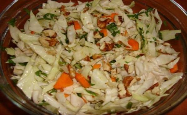 "Son gnlerde zellikle internette kendine ciddi bir pazar bulan lahana kapsllerinden sz etmiyorum. Bildiimiz pazardan, marketten alnan, z be z yaprakl lahanadan bahsediyorum."