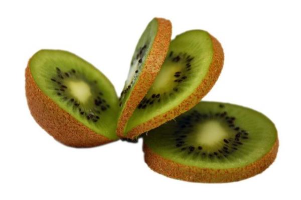 Kivi, turungillerden 4-6 kat, elmadan ise 40-50 kat daha fazla C vitamini ieriyor. Yetikin bir insann gnlk C vitamini ihtiyac 60 miligram olduu dnldnde, bir adet kivi bu ihtiyac rahatlkla karlyor.