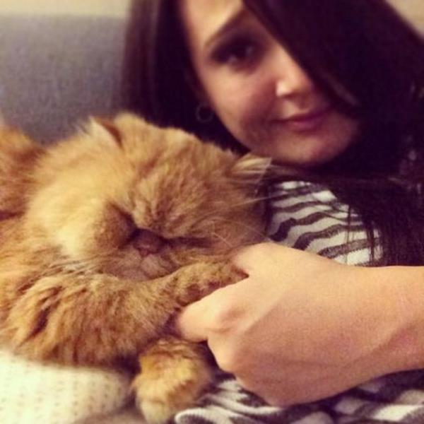 GUPSE ZAY Ak bazen el ele oturmaktr