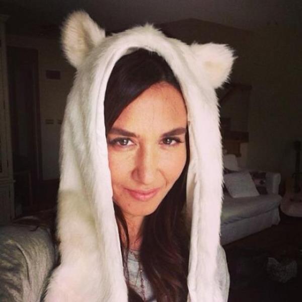 AYE TOLGA Huzurla yasta ban koyduun mutlu bir gece olsun